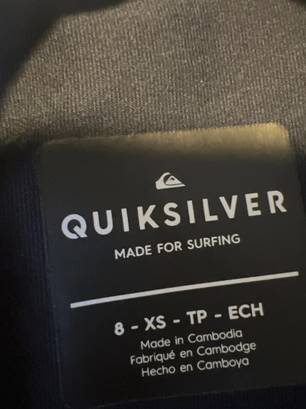 Quiksilver boys  Navy Short Sleeve rash guard